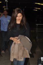 Priyanka Chopra snapped at Domestic Airport in Mumbai on 7th Jan 2015